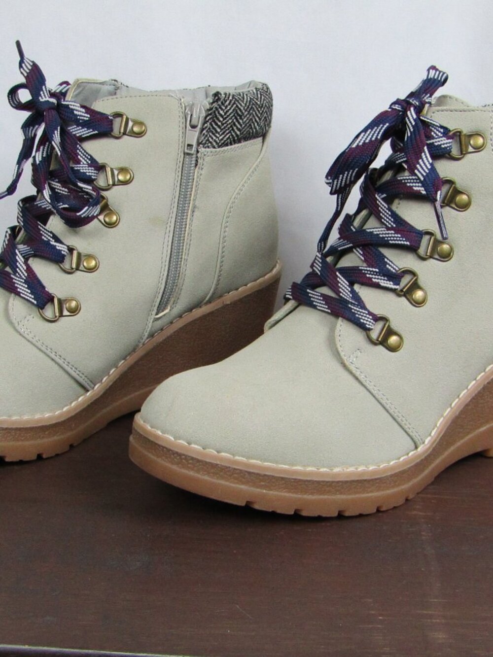Maurices Boots Womens 10M Morgan Lace Up Zip Heels Hiker Ankle Bootie Siver